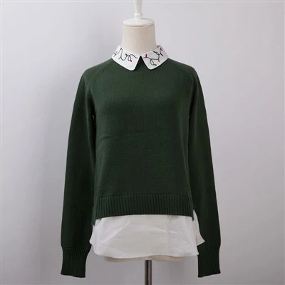 ¿Hay suéteres elegantes con estampado geométrico?